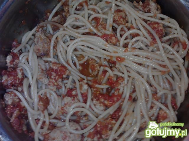 Spaghetti bolognese 13