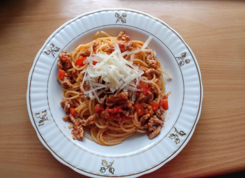 Spaghetti bolognese z selerem naciowym