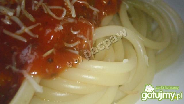 Spaghetti bolońskie z selerem naciowym Spaghetti bolońskie z selerem naciowym