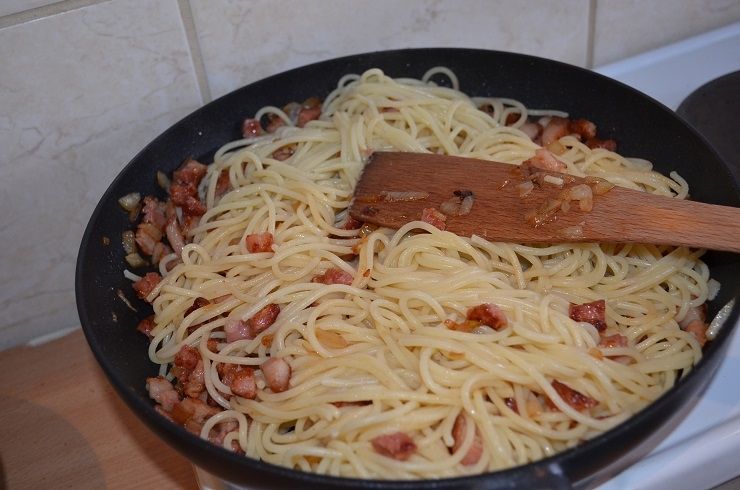 Spaghetti carbonara - pyszne danie i dosc szybkie