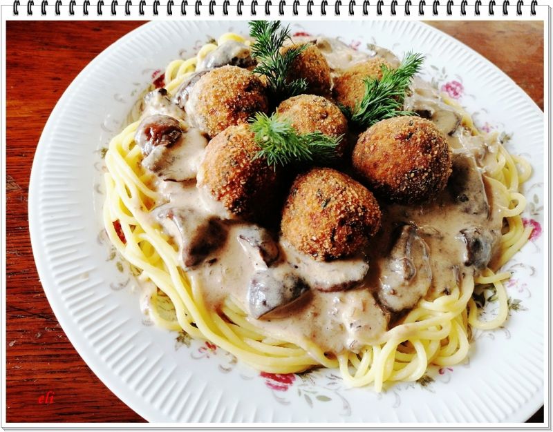 Spaghetti Eli z pulpetami w sosie grzybowym