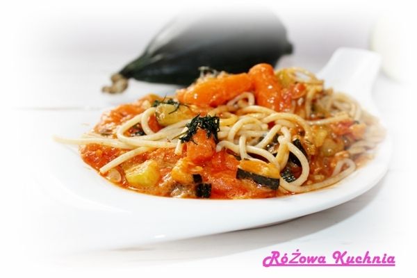 Spaghetti pełnoziarniste z cukinią Spaghetti pełnoziarniste z cukinią