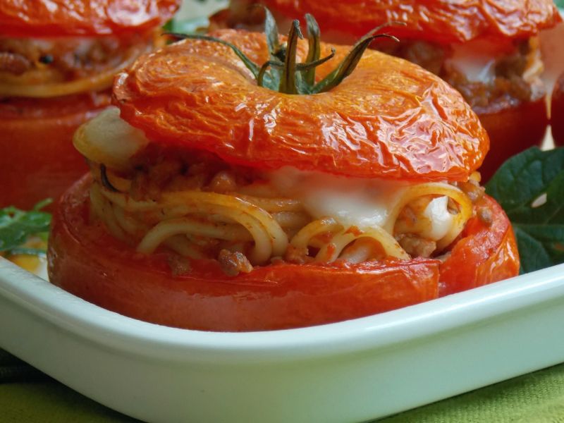 Spaghetti pieczone w pomidorach Spaghetti pieczone w pomidorach