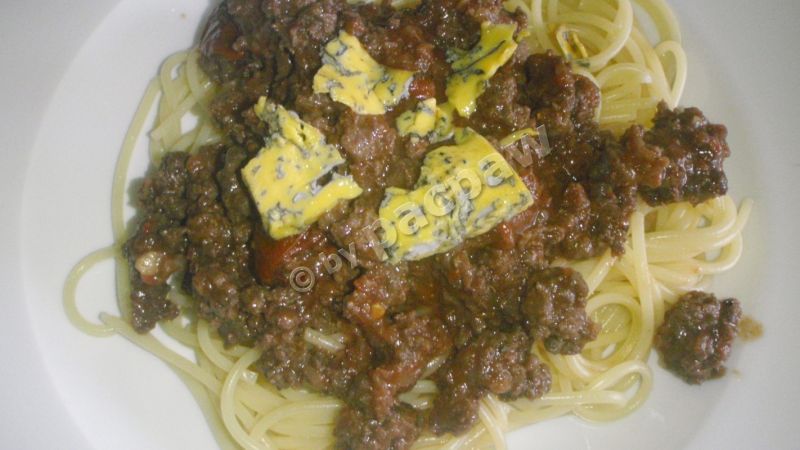 Spaghetti pomidorowe z jeleniną Spaghetti pomidorowe z jeleniną