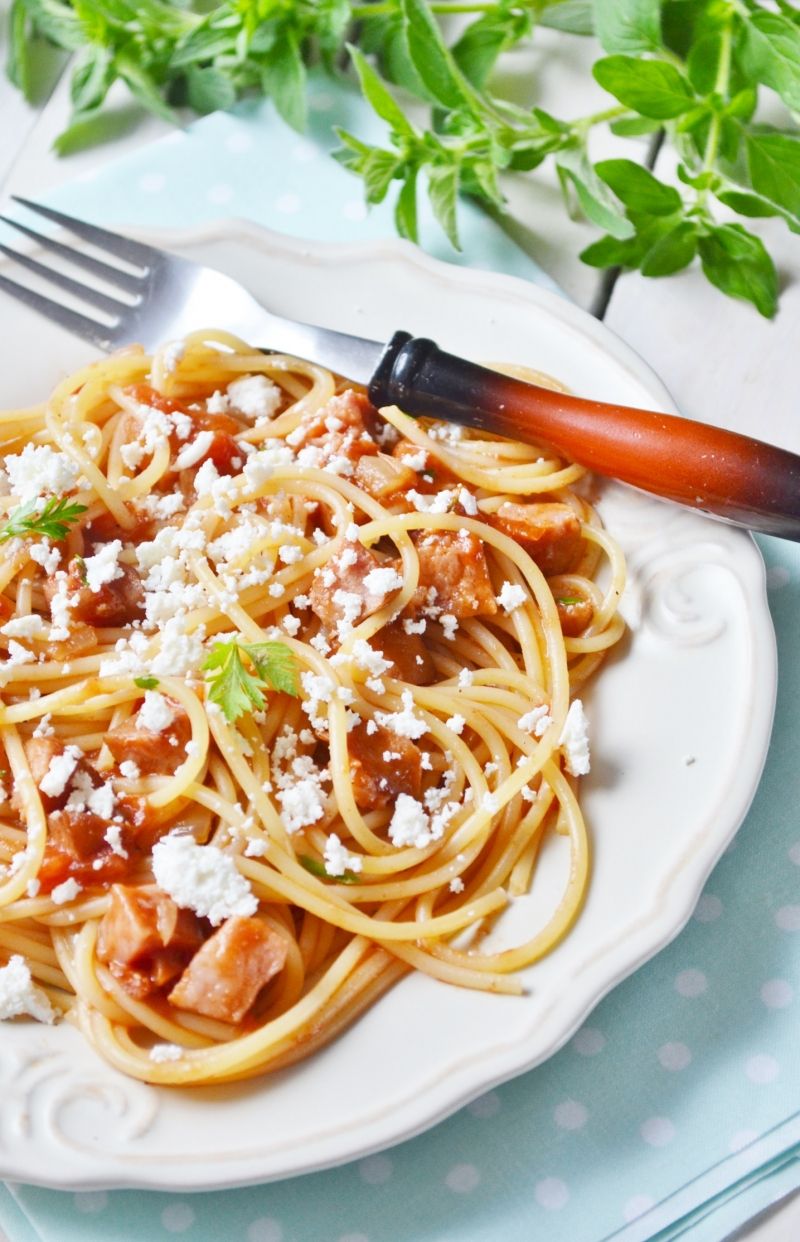 Spaghetti z białym serem Spaghetti z białym serem