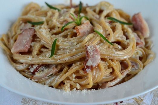 Spaghetti z boczkim i rozmarynem Spaghetti z boczkim i rozmarynem