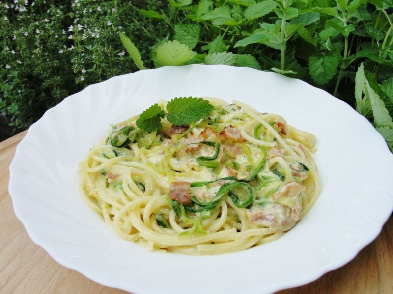 Spaghetti z cukinią ala carbonara