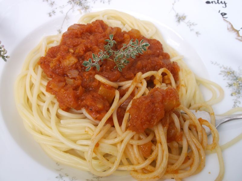 Spaghetti z cukiniowym sosem Spaghetti z cukiniowym sosem