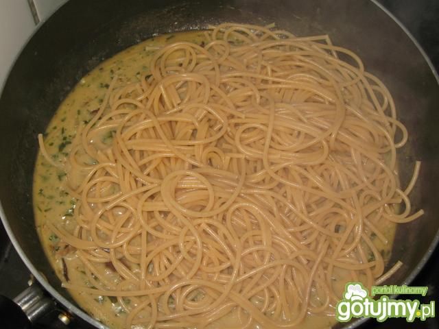 Spaghetti z grzybami leśnymi