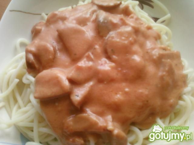 Spaghetti z kiełbasą Spaghetti z kiełbasą
