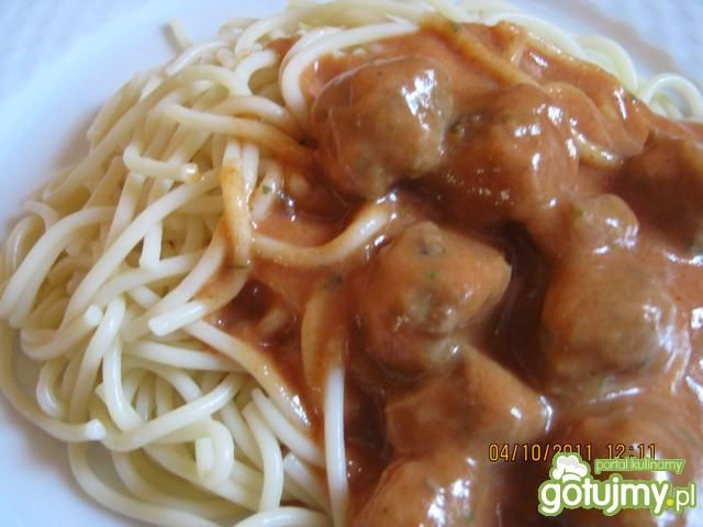 Spaghetti z klopsikami. Spaghetti z klopsikami.