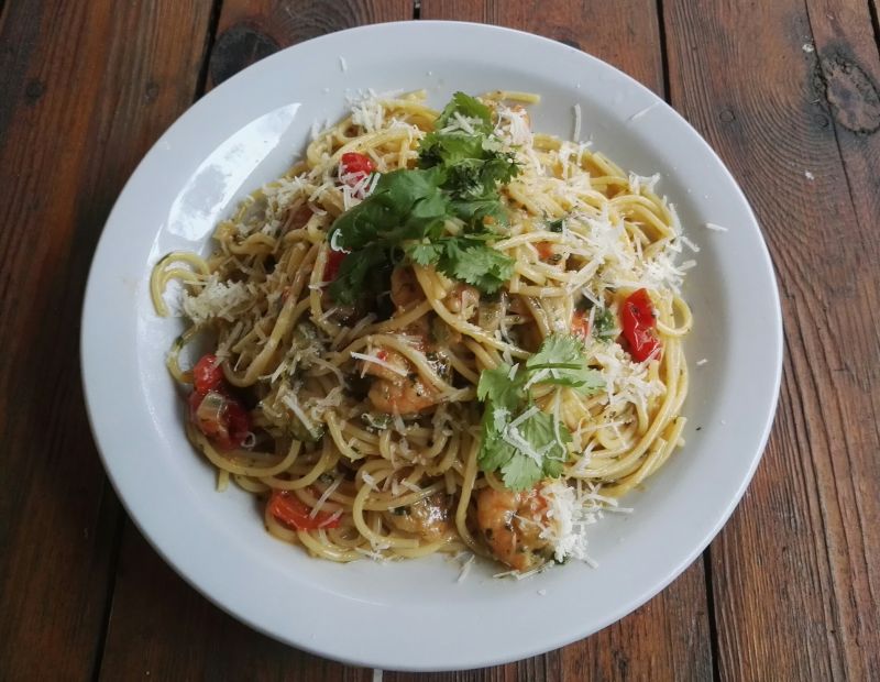 Spaghetti z krewetkami i warzywami po azjatycku Spaghetti z krewetkami i warzywami po azjatycku