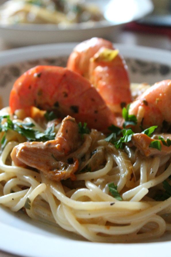 Spaghetti z krewetkami w kremowym sosie kurkowym