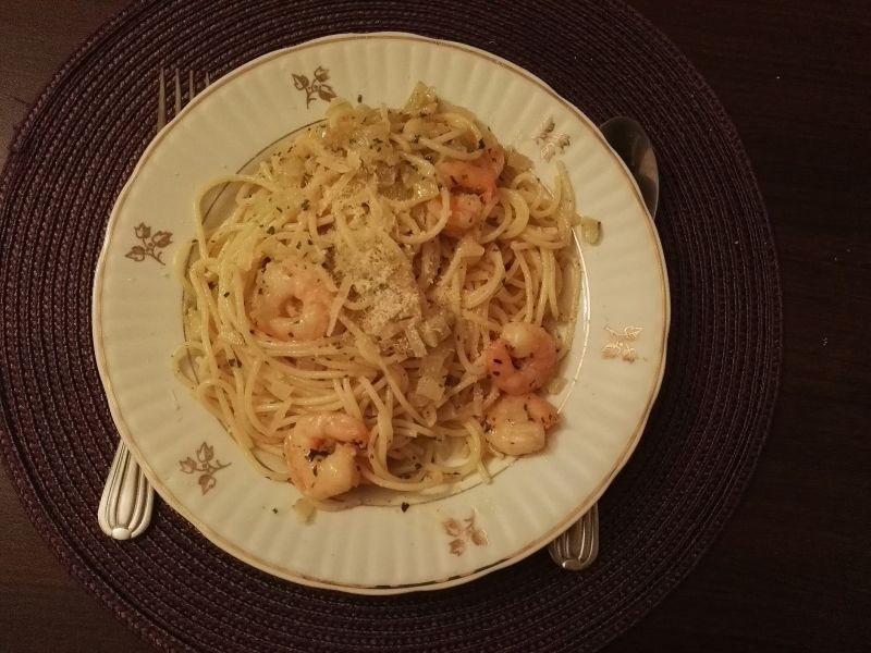 Spaghetti z krewetkami w sosie maślano-czosnkowym Spaghetti z krewetkami w sosie maślano-czosnkowym