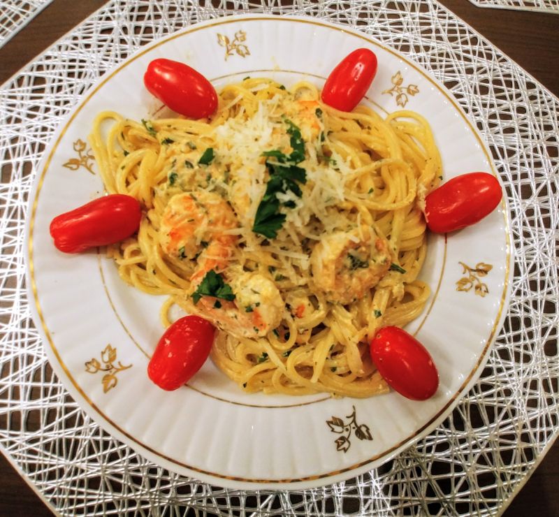 Spaghetti z krewetkami w sosie śmietanowym Spaghetti z krewetkami w sosie śmietanowym