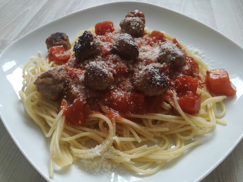 Spaghetti z kulkami z indyka Spaghetti z kulkami z indyka