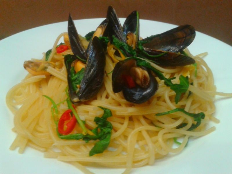 Spaghetti z małżami i rukolą Spaghetti z małżami i rukolą