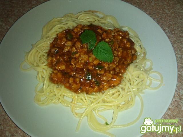 Spaghetti z mięsem i suszonymi pomidoram Spaghetti z mięsem i suszonymi pomidoram