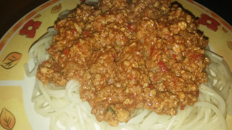 Spaghetti z mięsem i warzywami Spaghetti z mięsem i warzywami