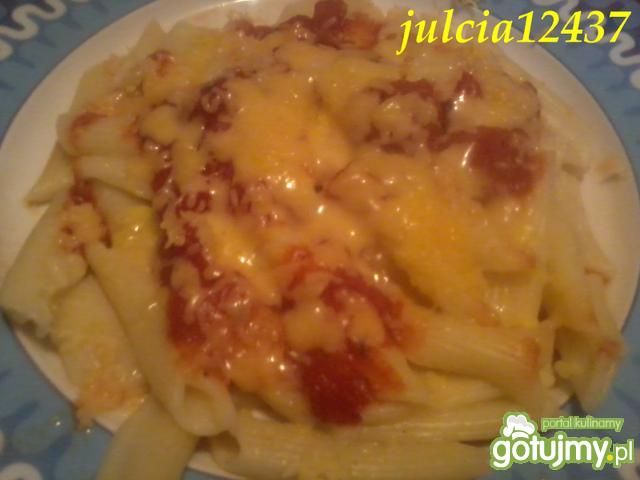 Spaghetti z pomidorami i masdamerem Spaghetti z pomidorami i masdamerem