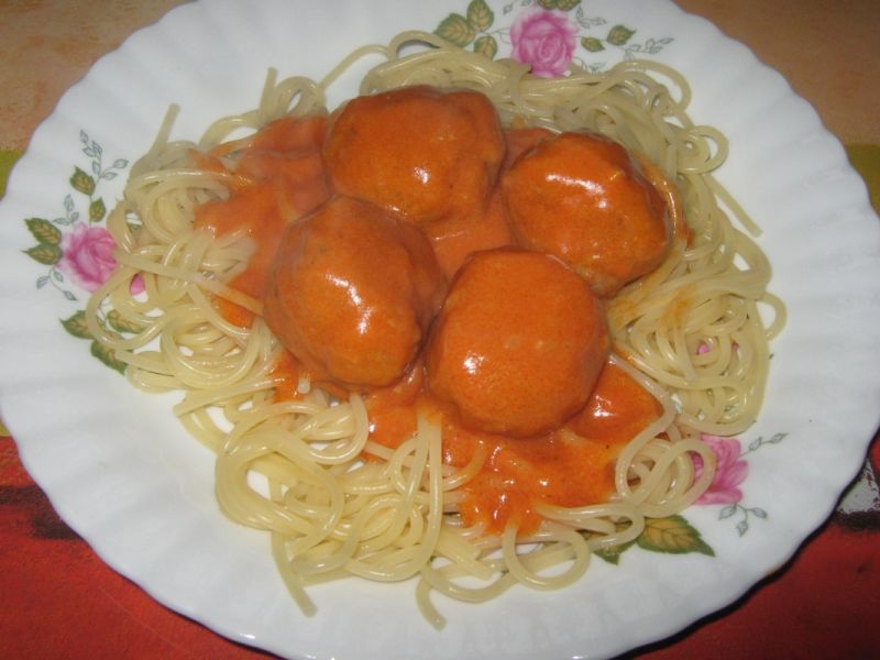 Spaghetti z pulpecikami Spaghetti z pulpecikami