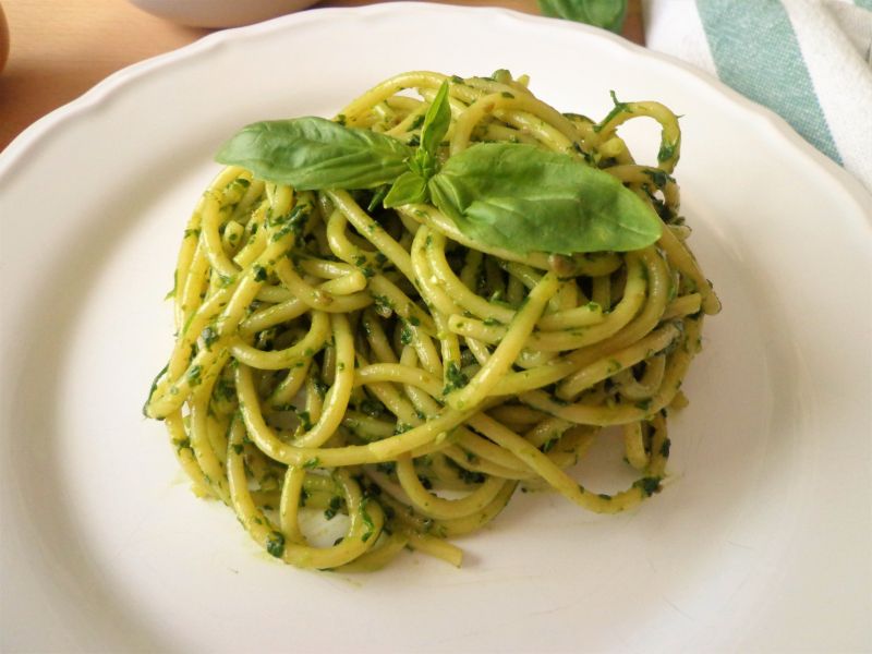 Spaghetti z salsą verde Spaghetti z salsą verde