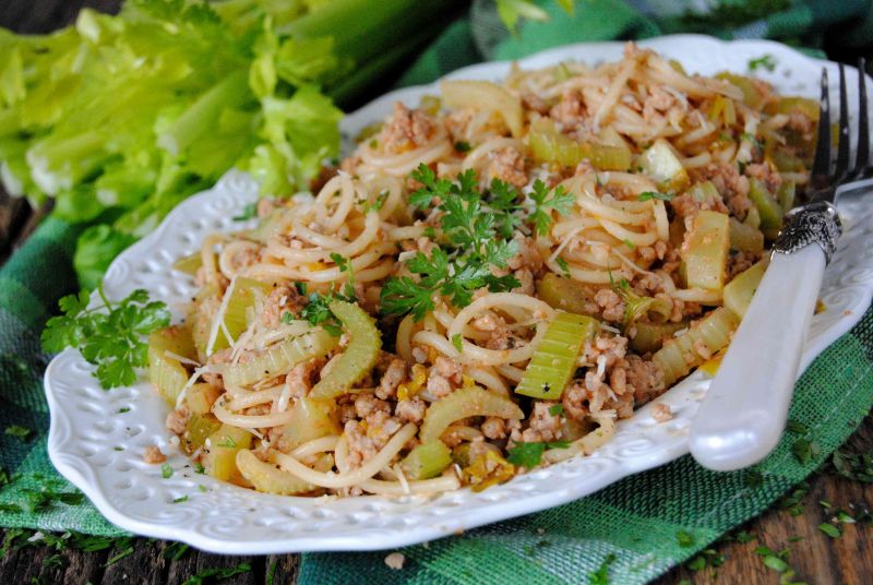 Spaghetti z selerem naciowym 