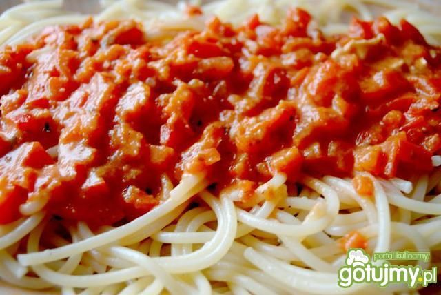 Spaghetti z sosem cytrynowo-pomidorowym Spaghetti z sosem cytrynowo-pomidorowym