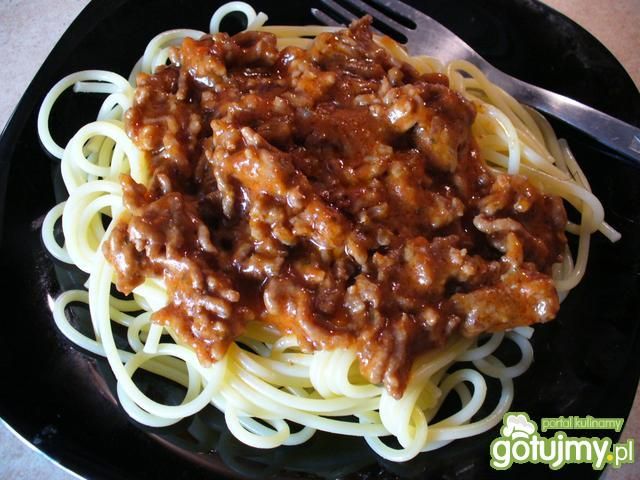 Spaghetti z sosem pomidorowym Spaghetti z sosem pomidorowym