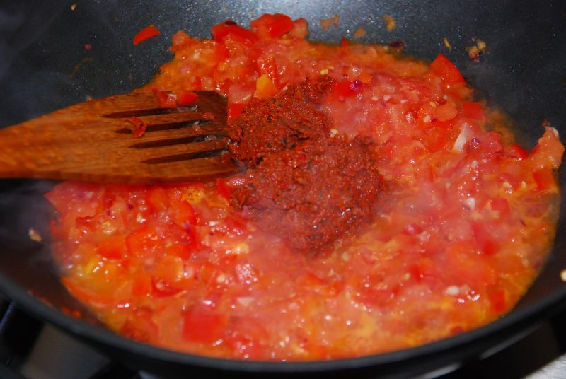 Spaghetti z sosem ze świeżeych pomidorów