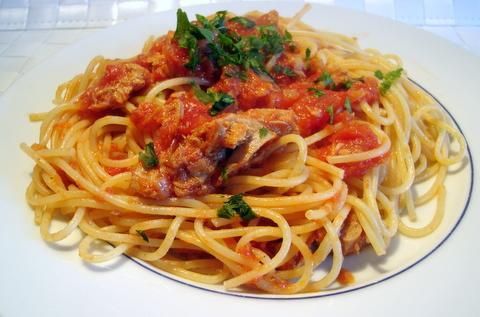 Spaghetti z tuńczykiem.