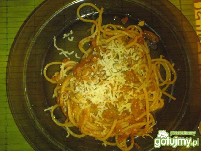 Spaghetti z tuńczykiem i oliwkami 