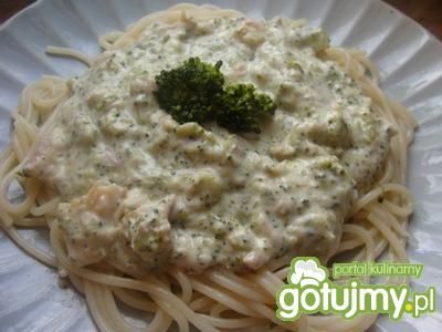 Spaghetti z wędzonym pstrągiem Spaghetti z wędzonym pstrągiem