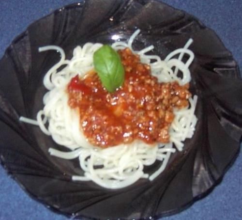 Spaghetti z własnym sosem