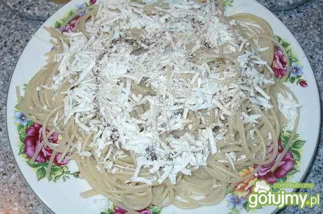 Spaghetti ze spalonym masłem