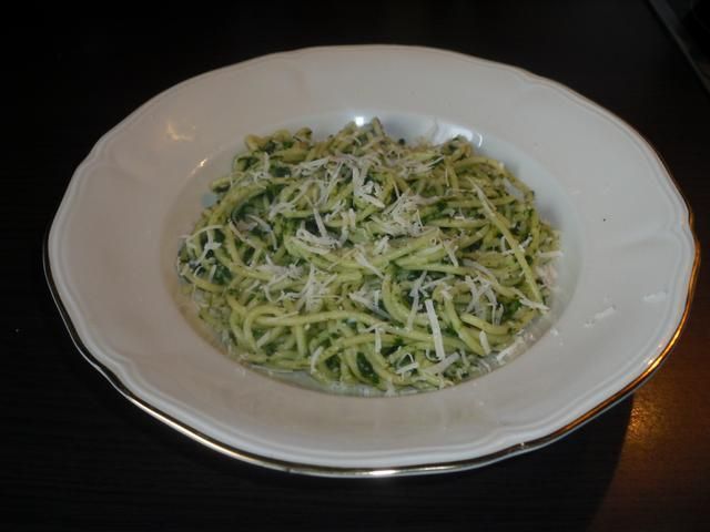 Spaghetti ze szpinakiem. Spaghetti ze szpinakiem.