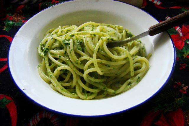 Spaghetti ze szpinakiem i słodką śmietanką Spaghetti ze szpinakiem i słodką śmietanką