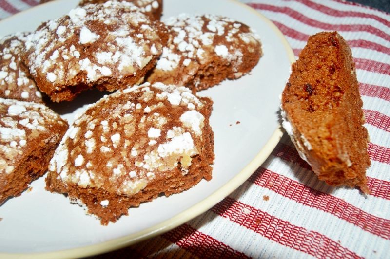 Spękane ciastka czekoladowe Spękane ciastka czekoladowe