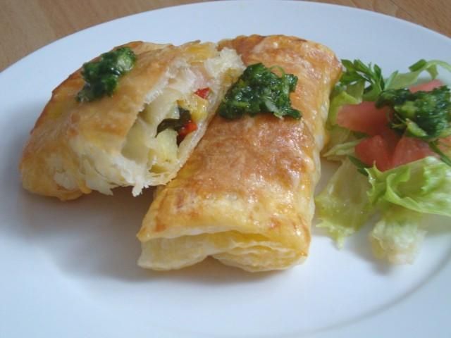 Śródziemnomorskie paczuszki z pesto Śródziemnomorskie paczuszki z pesto