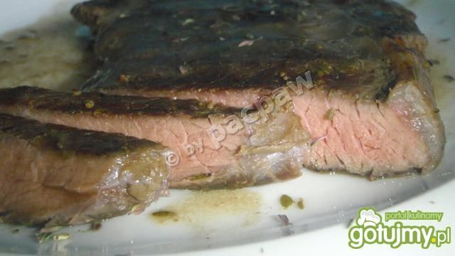 Stek wołowy sosie z nalewki śliwkowej