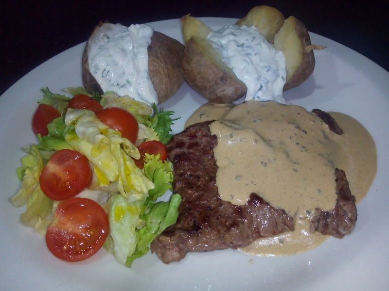 Stek wołowy z sosem pieprzowym