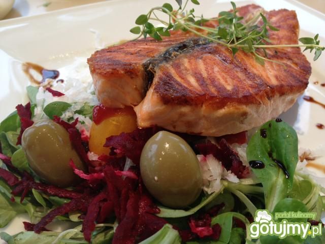 Stek z łososia skropiony octem balsamico