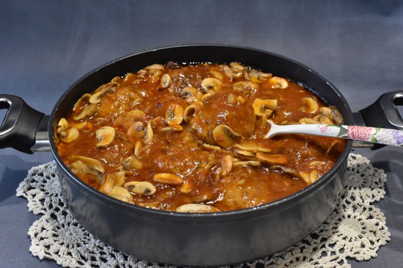 Steki wieprzowe z pieczarkami Steki wieprzowe z pieczarkami