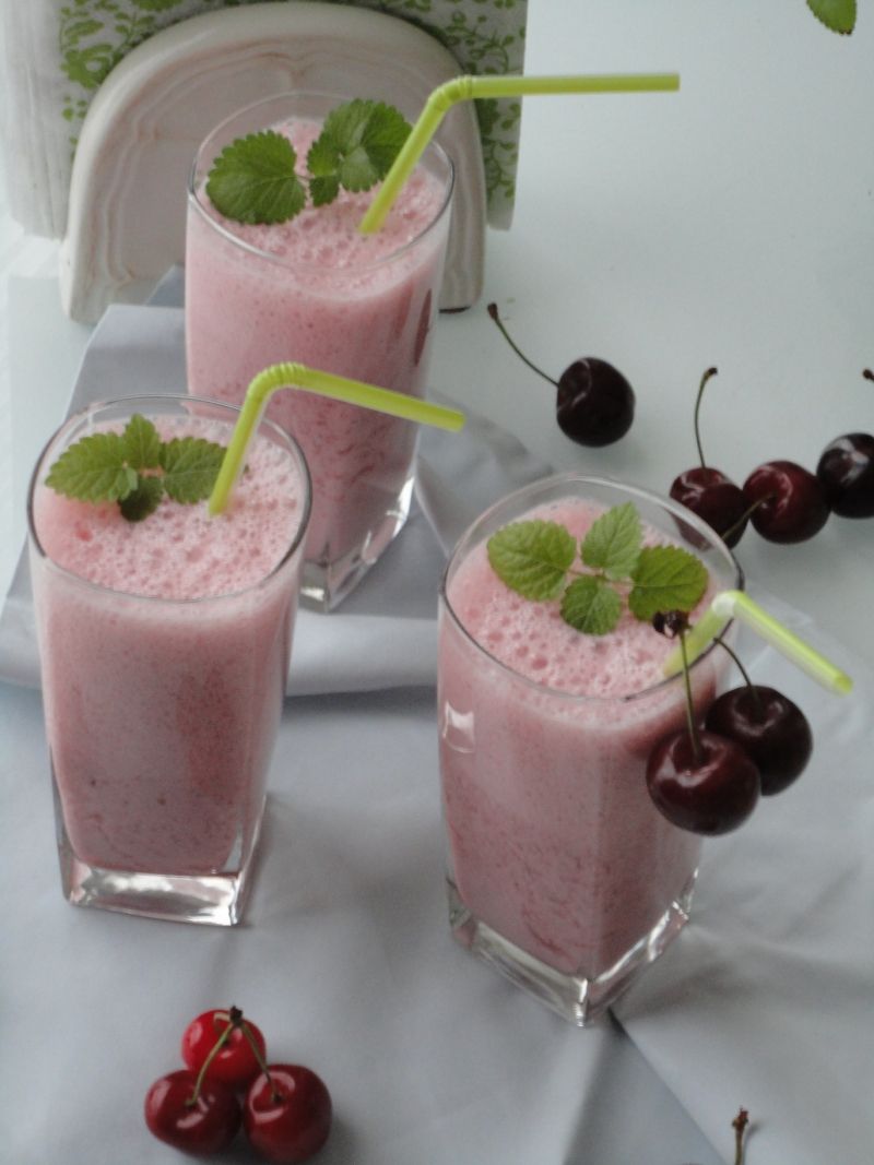 Strawberry milkshake Strawberry milkshake