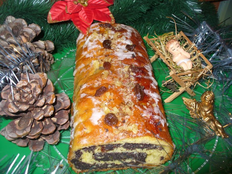 Strucel makowy z ciatsa drożdżowego