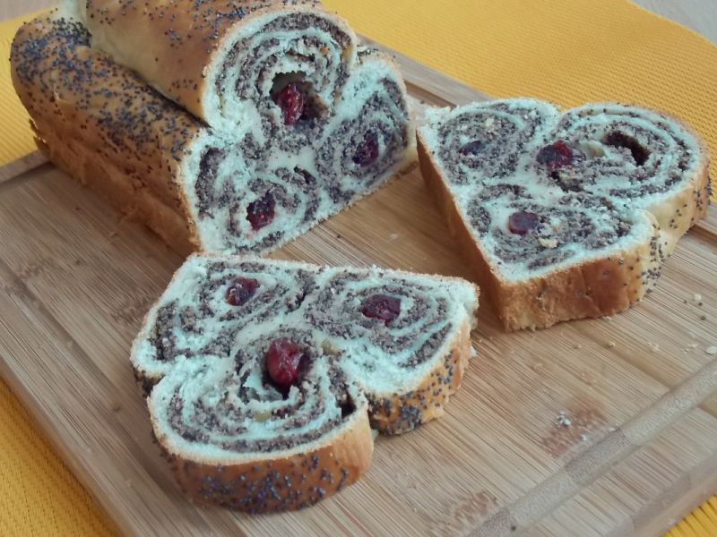 Strucla makowo-orzechowa Strucla makowo-orzechowa