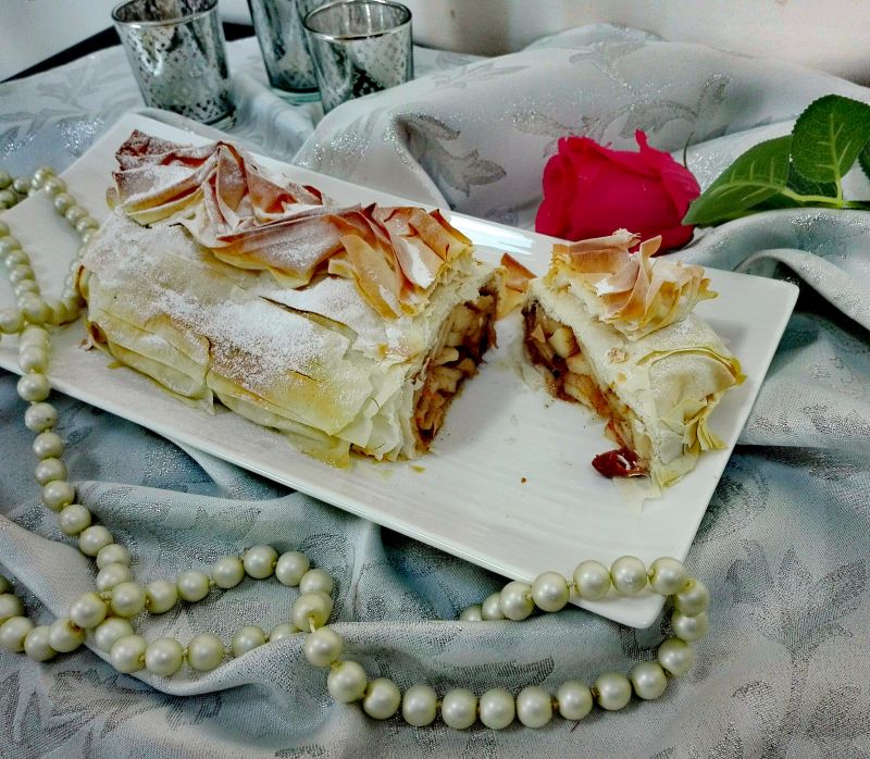 Strudel jabłkowy z zurawiną - 100 kalorii Strudel jabłkowy z zurawiną - 100 kalorii