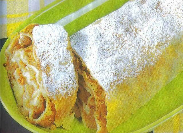 Strudel z jabłkami