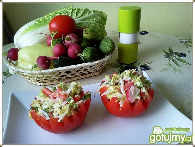 Sur. pekinki z pomidorem i kalarepką Sur. pekinki z pomidorem i kalarepką