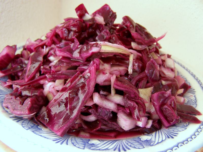 Surówka czerwonej kapusty